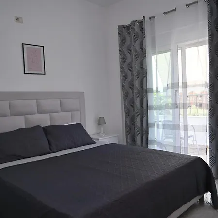 아파트 Mimoza Sarandë
